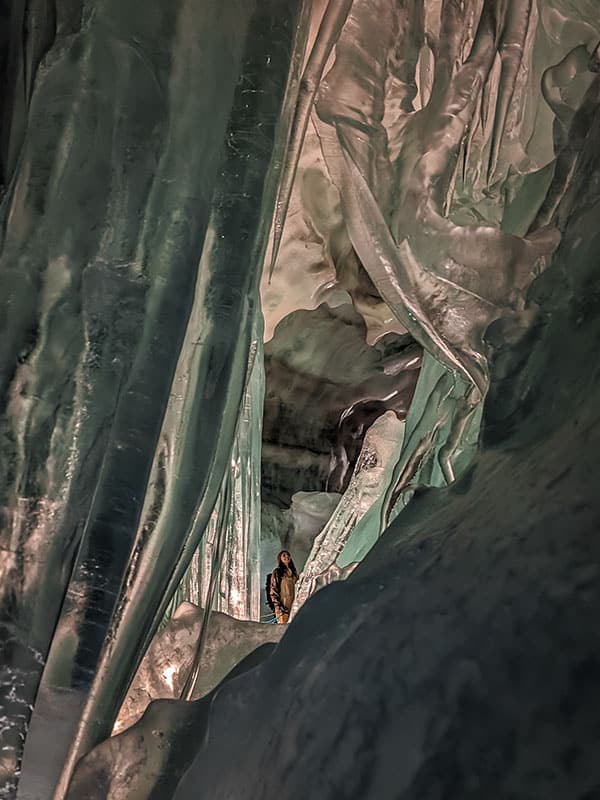 Eiszapfen in der Gletscherhöhle Hintertux